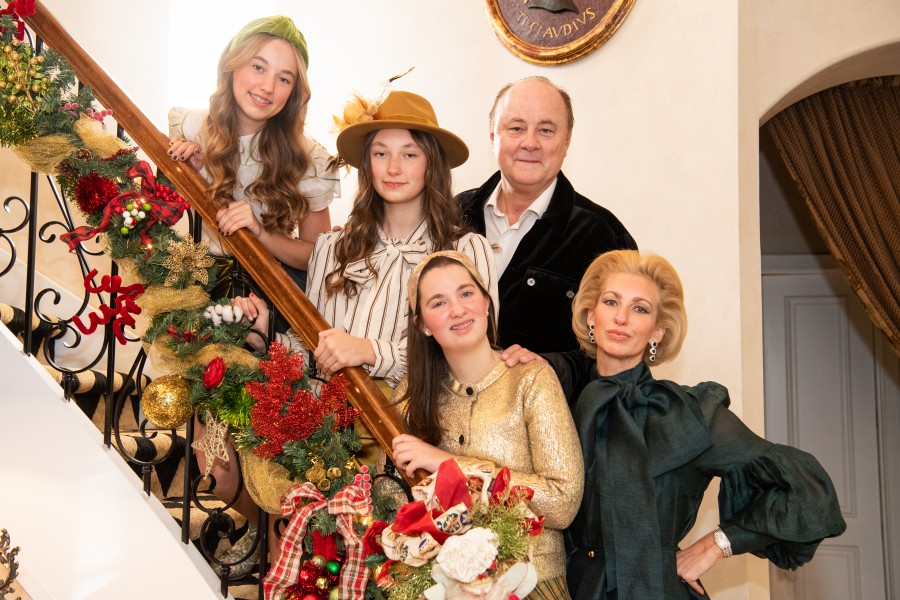 2024 Christmas Card Photo 9